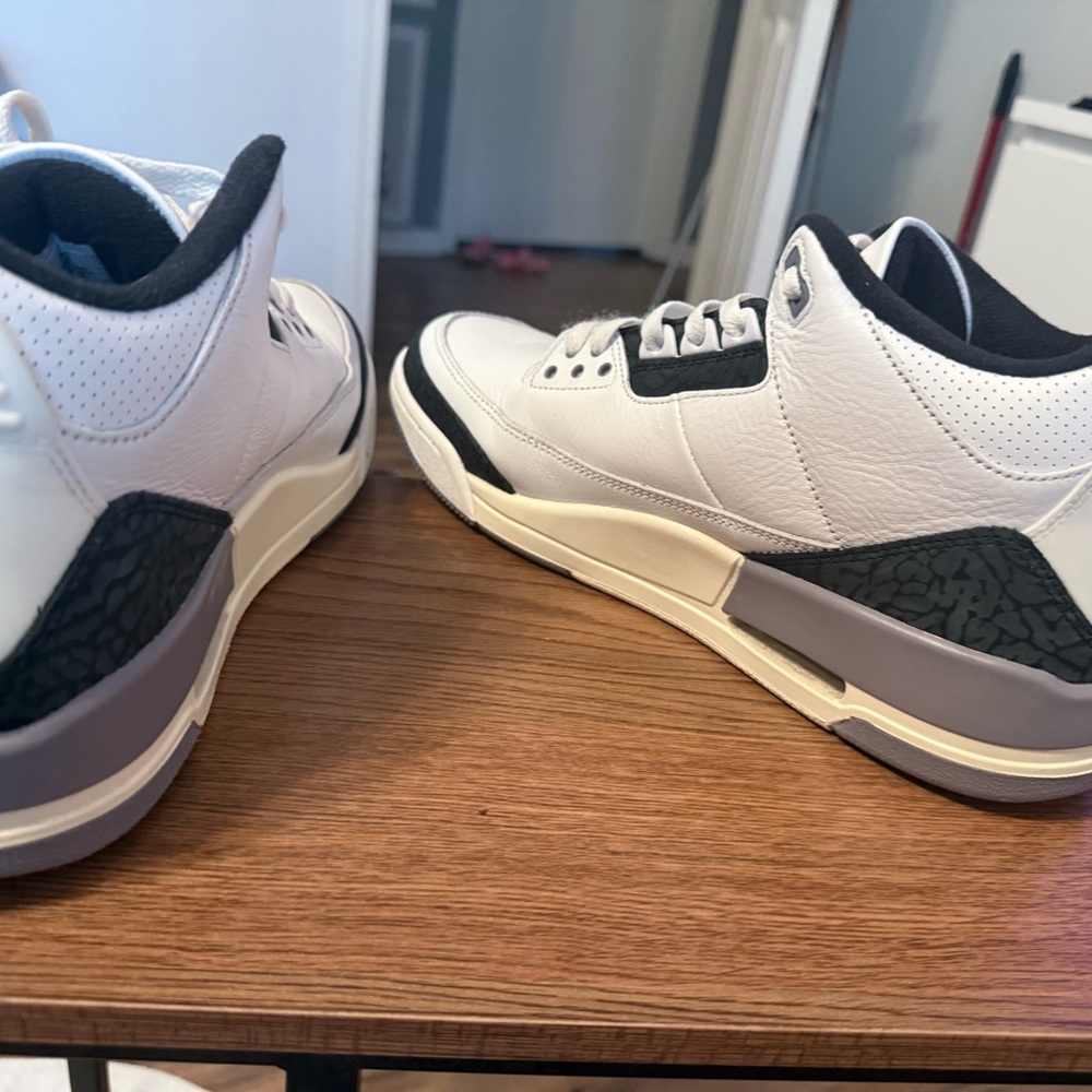 Air Jordan 3 Retro “White Cement Grey” Size 10.5 – Classic - Picture 6 of 9